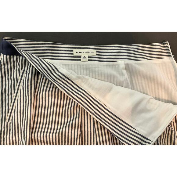 Banana Republic Women's Lined Skirt Sz 8 Denim Blue Seersucker Pleated Pockets - Picture 3 of 10